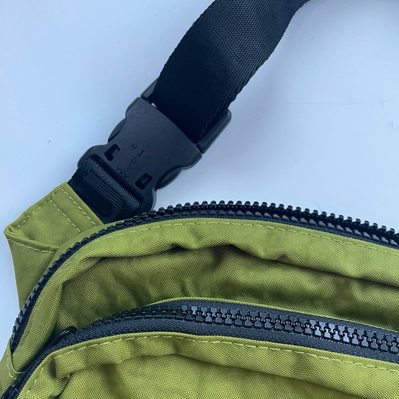 NWOT BAGGU Fanny Pack - Picture 4 of 10